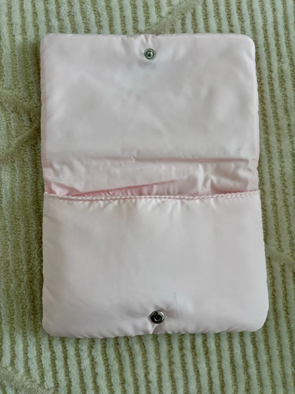 ✨NEW✨ Dior Beauty Puffy Cosmetics Pouch - Picture 7 of 9